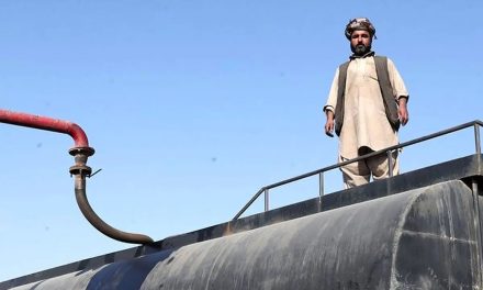 دلیل توقف کامیون‌های حامل سوخت در مرز افغانستان اعلام شد