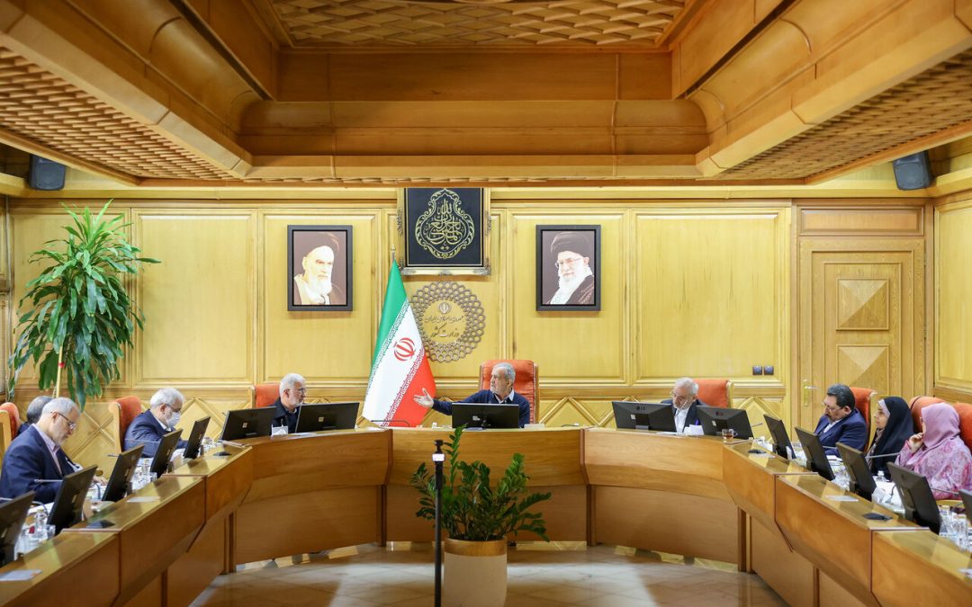 رئیس‌جمهور:از شرایط سخت تامین برق و گاز عبور کردیم/ ضرورت مقابله جدی با قاچاق سوخت