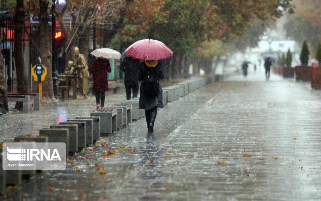 رگبار باران و رعد و برق در ۱۳ استان 