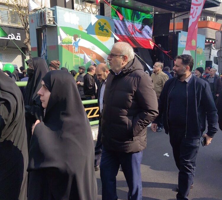 وزیر پیشین نفت: حضور پرشکوه مردم نشان‌دهنده حمایت از انقلاب و آرمان‌های آن است