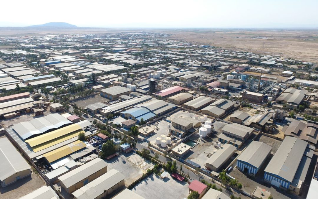 صنعت در قم؛ از موقعیت عالی سرمایه گذاری تا تلاش برای رفع چالش‌ها