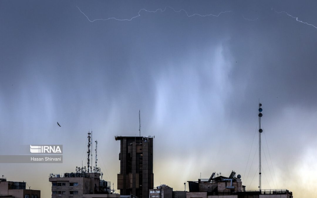رعد و برق و بارش باران در ۱۲ استان