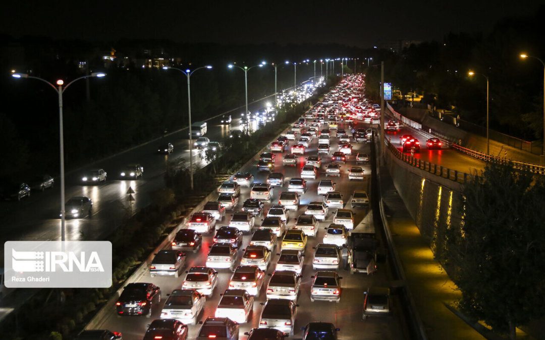 ترافیک سنگین در جاده‌های منتهی به کلان شهرها/۲۵ درصد از مسافران هنوز در سفر هستند