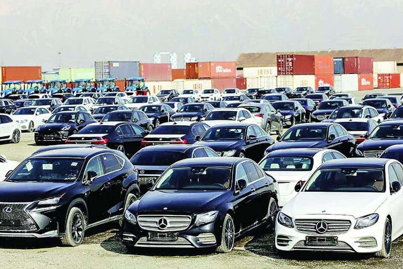 خرید خودروهای وارداتی برای مردم به یک رؤیا تبدیل شد